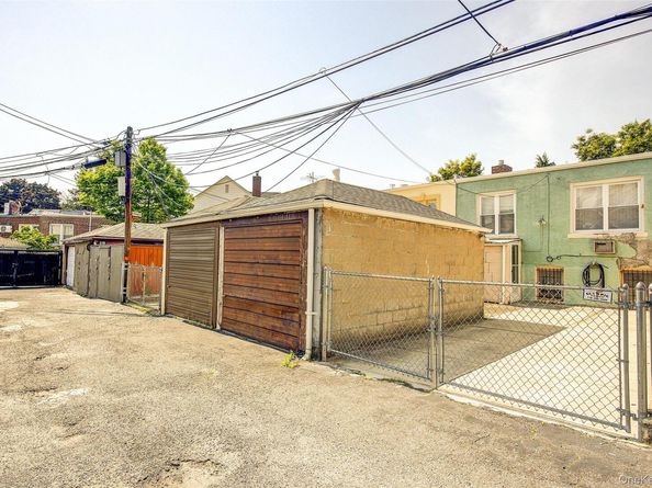 82-91 Caldwell Avenue, Middle Village NY 11379