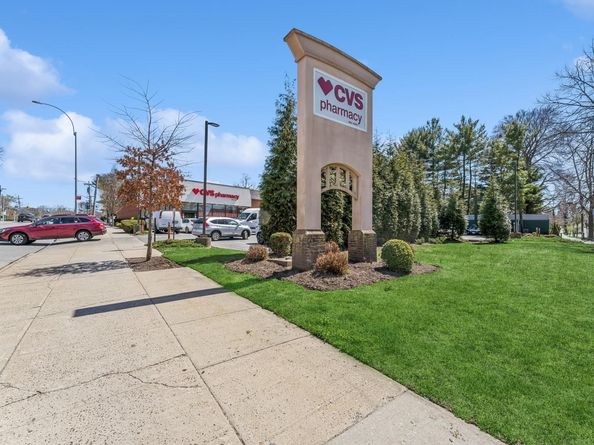 241-20 Northern Boulevard 2B, Little Neck NY 11362