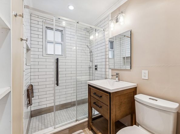 241-20 Northern Boulevard 2B, Little Neck NY 11362