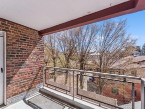 241-20 Northern Boulevard 2B, Little Neck NY 11362