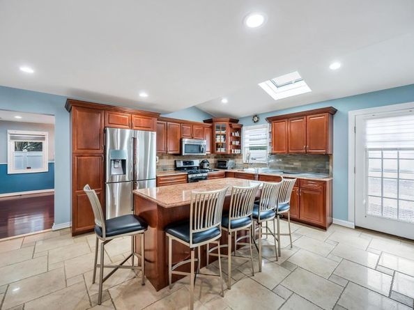 6 Garden Circle, Syosset NY 11791
