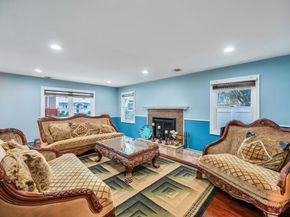 6 Garden Circle, Syosset NY 11791
