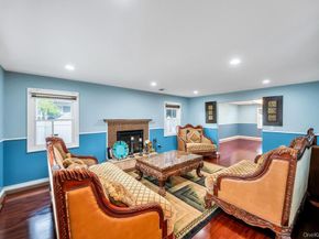6 Garden Circle, Syosset NY 11791