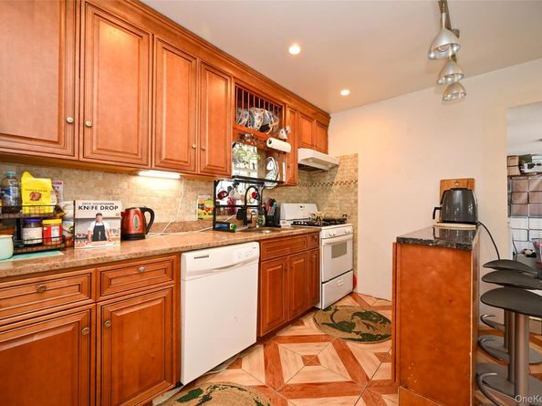 102-25 163 Drive, Howard Beach NY 11414