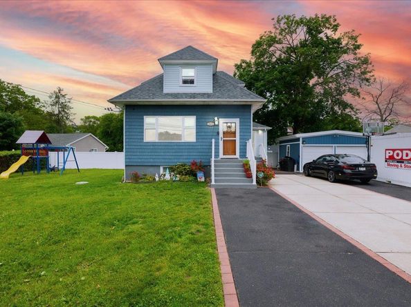 545 Mount Avenue, West Babylon NY 11704
