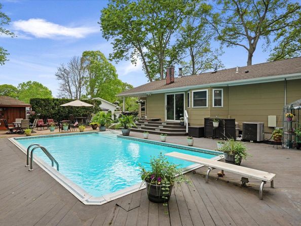 12 Debragga Avenue, East Moriches NY 11940
