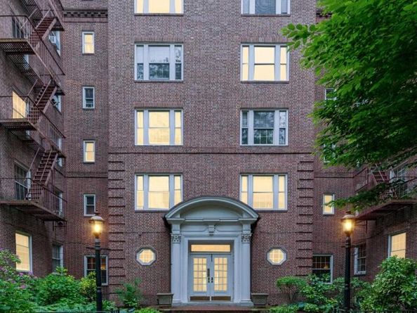 117-01 park lane south C 1F, Kew Gardens NY 11418