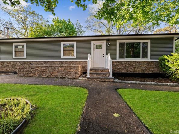 545 Granny Road, Medford NY 11763