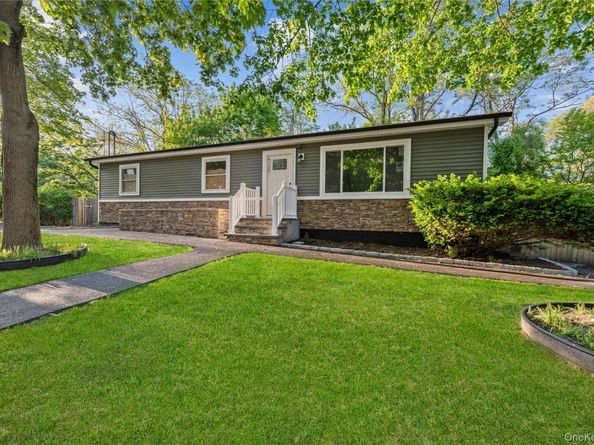 545 Granny Road, Medford NY 11763