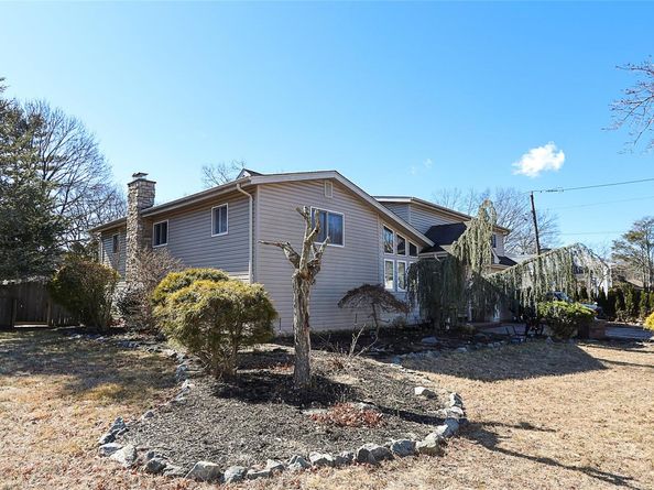 59 Lauren Avenue, Dix Hills NY 11746