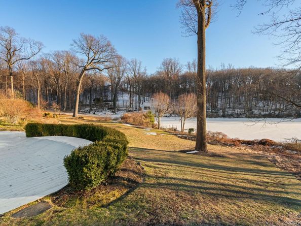 19 Mallard Drive, Lloyd Harbor NY 11743