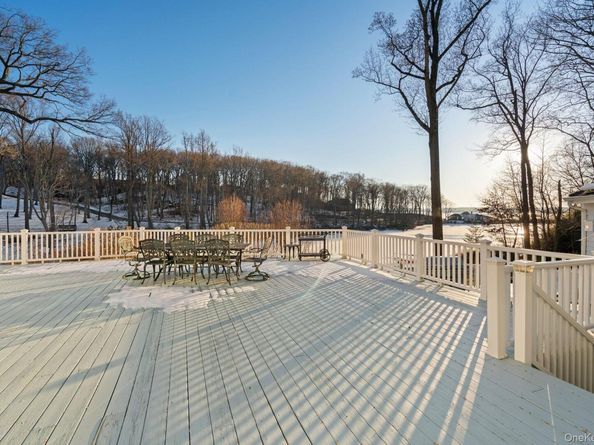 19 Mallard Drive, Lloyd Harbor NY 11743