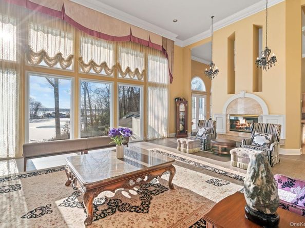 19 Mallard Drive, Lloyd Harbor NY 11743