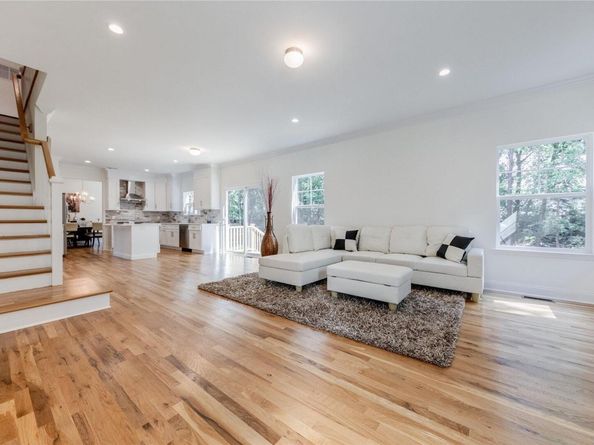 7 9th Street, Center Moriches NY 11934