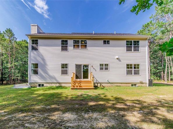 7 9th Street, Center Moriches NY 11934