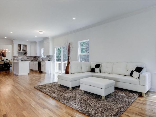 7 9th Street, Center Moriches NY 11934