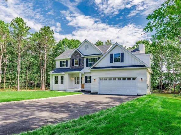 7 9th Street, Center Moriches NY 11934