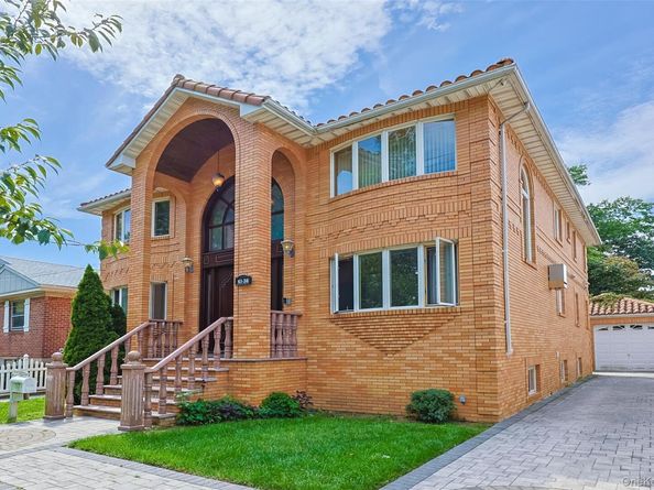 61-36 Cloverdale Boulevard, Oakland Gardens NY 11364