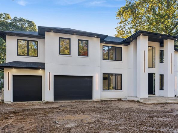 10 Beaumont Drive, Melville NY 11747