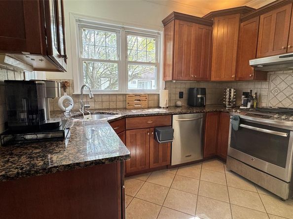 1905 Bryant Place, Baldwin NY 11510