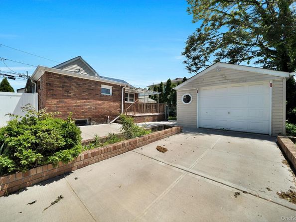 105 Claridge Avenue, Elmont NY 11003