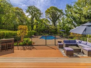 4 Crabapple Court, Mount Sinai NY 11766