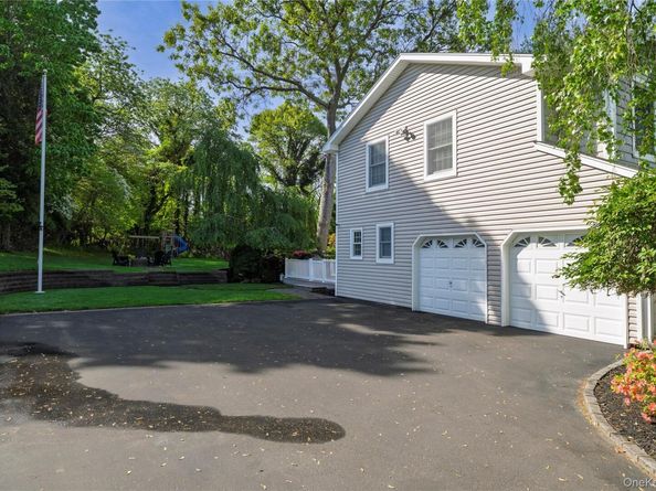 4 Crabapple Court, Mount Sinai NY 11766