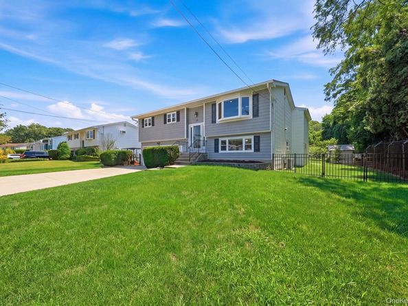 58 Oakridge Drive, Bay Shore NY 11706