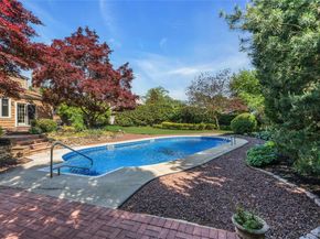 18 Ron Court, Commack NY 11725