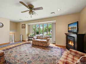 10 Darien Place, East Northport NY 11731
