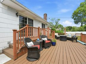 10 Darien Place, East Northport NY 11731