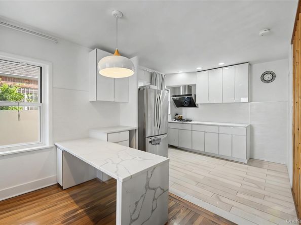5816 198th Street, Fresh Meadows NY 11365