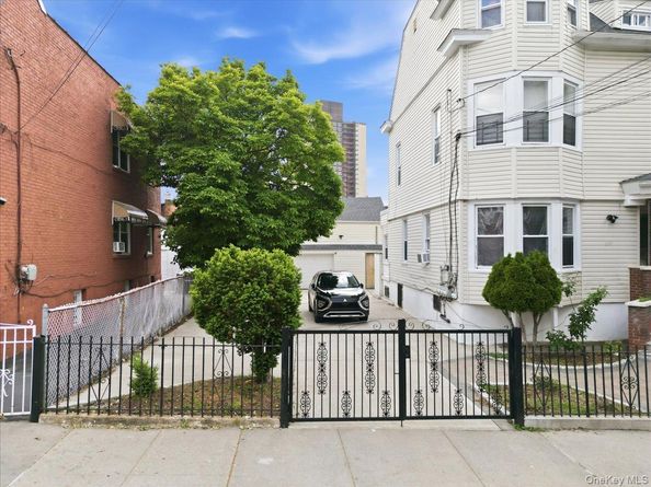 844-48 E 215th Street, Bronx NY 10467
