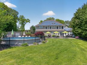 322 Rose Lane, Smithtown NY 11787