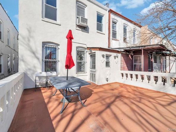 6144 Eliot Avenue, Middle Village NY 11379