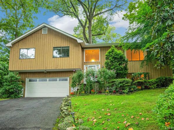 44 Hillside Lane, New Rochelle NY 10804