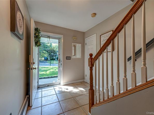 40 Golf Club Circle, Manorville NY 11949