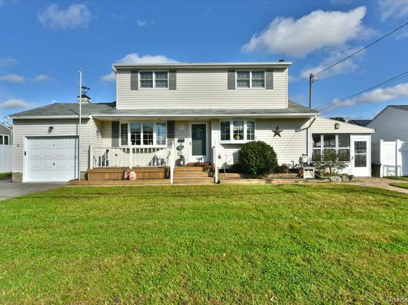 169 N Nassau Avenue, Massapequa NY 11758