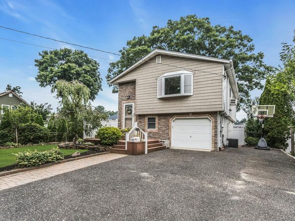 102 Willett Avenue, Sayville NY 11782