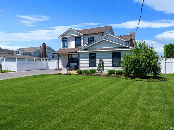 511 Devon Place, West Islip NY 11795