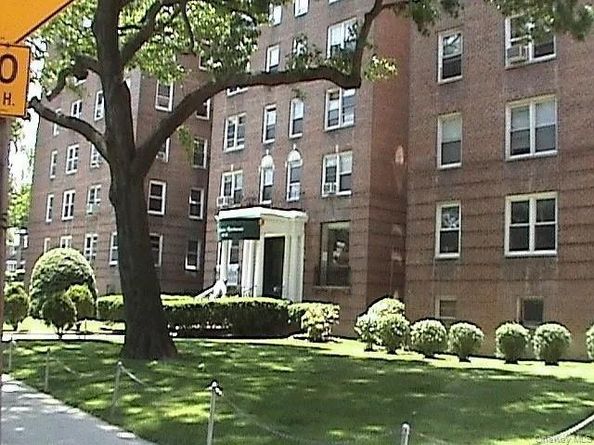 143-25 84th Drive 2E, Briarwood NY 11435