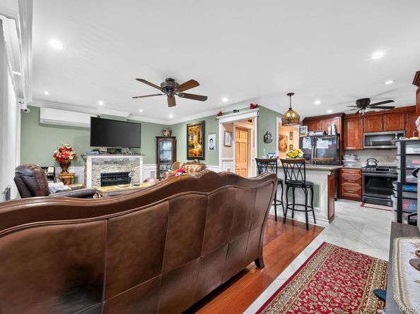 568 Autumn Avenue, Brooklyn NY 11208