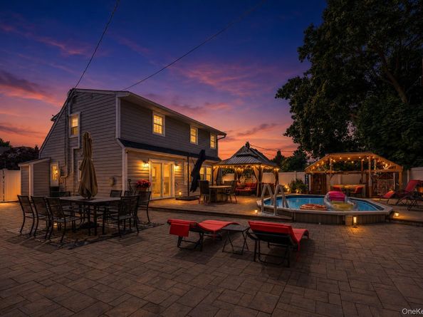 28 Crabtree Lane, Levittown NY 11756