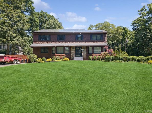 14 Loft Road, Smithtown NY 11787