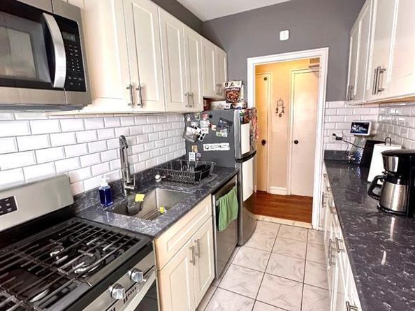 190 E Mosholu Parkway S 1J, Bronx NY 10458
