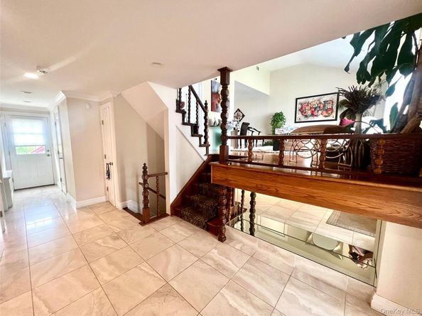 912 Whitehall Drive, North Woodmere NY 11581