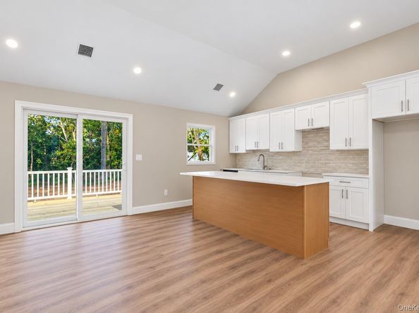 129 Cedar Lane, Medford NY 11763