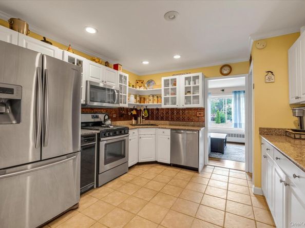 31 Sherwood Drive, East Islip NY 11730