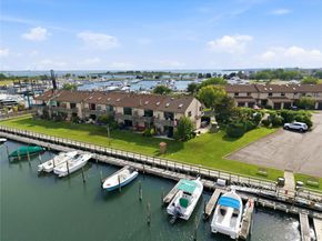 1 Anchorage Way 111, Freeport NY 11520
