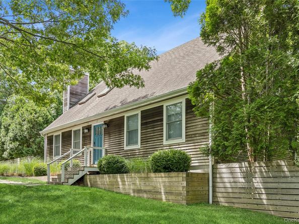 17 Squires Boulevard, Hampton Bays NY 11946
